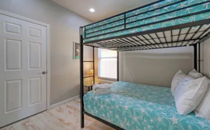 Sleeps 84, 9 Homes Private Boat Dock, Waterfront Pool, Views Laguna Village