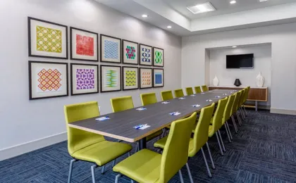 Holiday Inn Express & Suites Charlotte-Arrowood