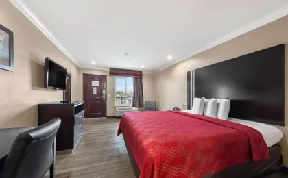 Econo Lodge Inn & Suites Escondido Downtown