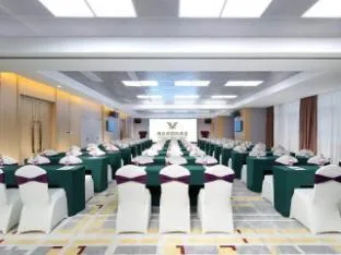 Vienna International Hotel 5.0 Chengdu East Railway Station West Square