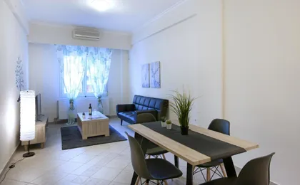 Comfortable Apartment at the Foot of the Odeon of Herodes Atticus