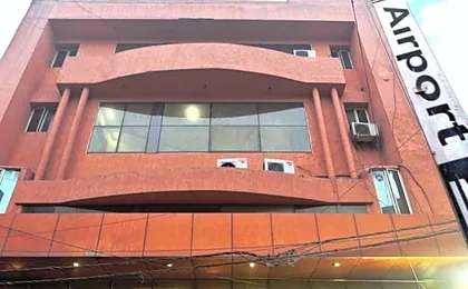 hotel airport inn
