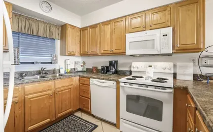 Seaside Beach 5417- Two Bedrooms Waterfront Condo With Pool Sauna Amazing Ocean View Balcony