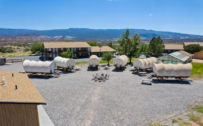 Broken Spur Inn & Steakhouse
