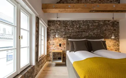 Square Rooms 20