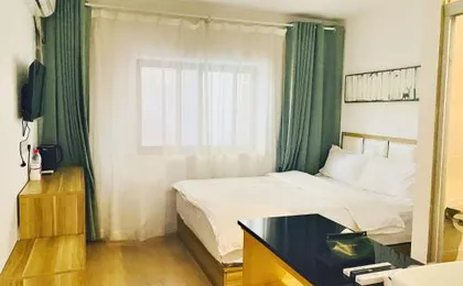 Hidden Garden Youth Hostel -Oriental Pearl &Lujiazui -Garden Social Area -Bar -Café -Free Laundry Luggage Storage -24H Front Desk -English Service
