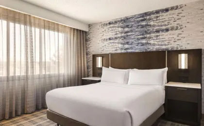 Embassy Suites by Hilton Kansas City Overland Park (H)