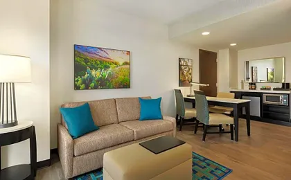 Embassy Suites By Hilton San Antonio Landmark