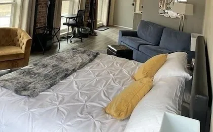 Manhattan Hotel