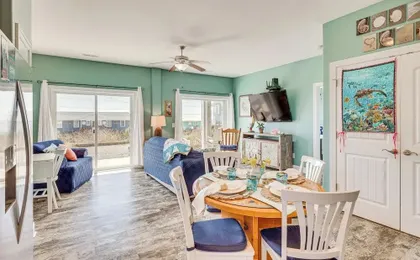 Ocean-view Apt in Emerald Isle - Walk to Beaches!