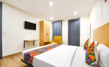 Fabhotel Twamev