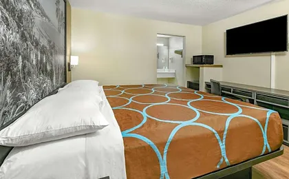 Super 8 by Wyndham Moss Point