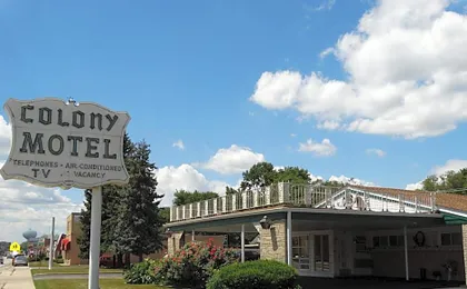 Colony Motel