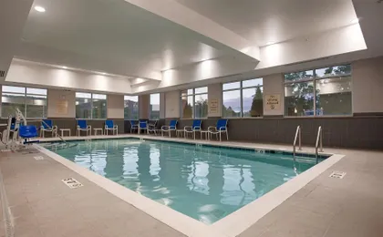 Paradise Inn & Suites