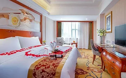 Vienna International Hotel Shenzhen Bantian Yangmei Metro Station