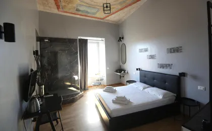 Kiss Me Rome Luxury Rooms