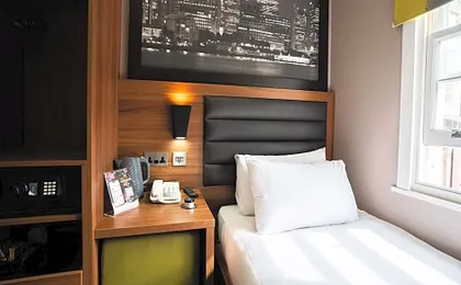London Court Hotel