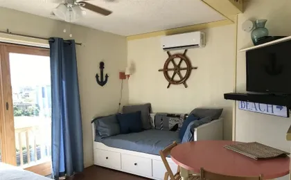 30 Stolen Moments Studio Bedroom Condo