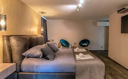 Black And White Suite