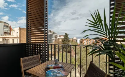 Sant Pau Balcony Trendy 2BR Near Avinguda Gaudí
