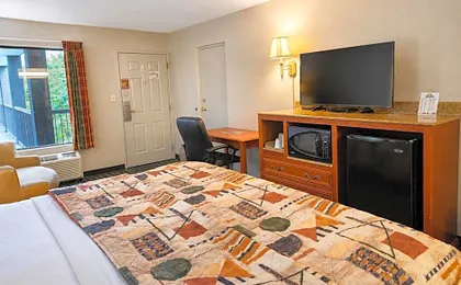 Days Inn by Wyndham Apple Valley Sevierville