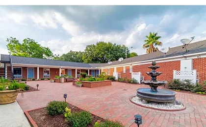Winton Inn & Suites