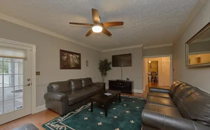 The Pillars Holiday home 9