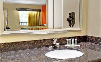 Super 8 By Wyndham Kissimmee Maingate Orlando Area