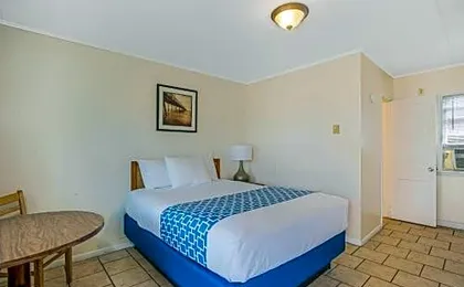 Dolphin Oceanfront Motel - Nags Head