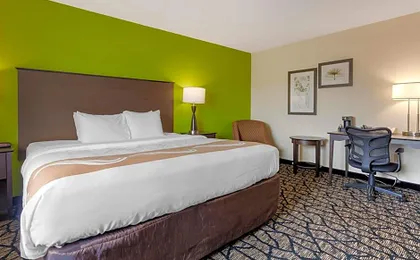 Quality Inn Oshkosh Aviation Park