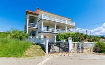 Apartments Ester in Lopar - island Rab