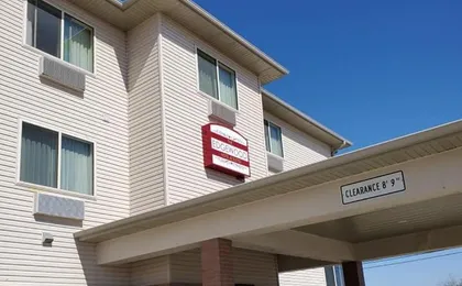The Edgewood Hotel And Suites