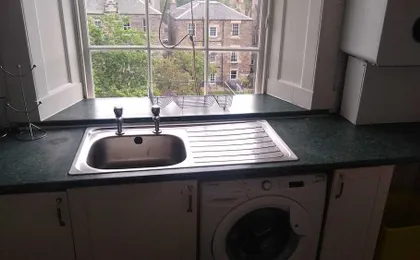 Lauriston Central Skylight Roomz