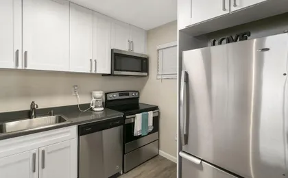 2 Bedroom 2bath Deluxe Apt with Patio