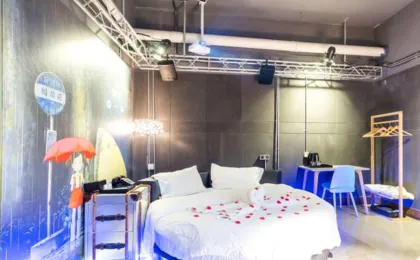 Fansi Movie Hotel Zhongda Branch