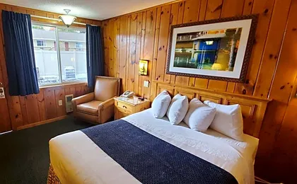 The Lake Motel