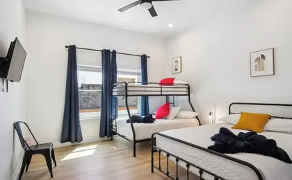 Sleek 4br/3ba Urban Living w/ Downtown Views!