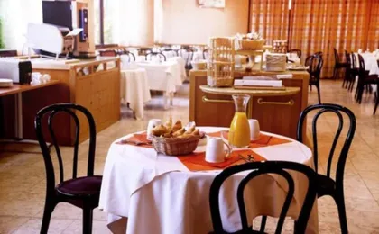 Hotel Lyon Est - Porte de L'ain Rest. Le Relais de Geneve