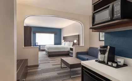 Holiday Inn Express Hotel & Suites Denver Airport