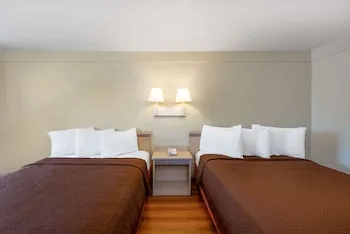Travelodge by Wyndham Essington / Philadelphia Airport
