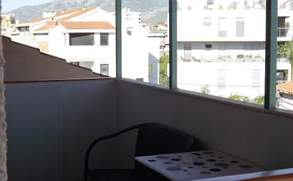 Cozy Apartment 16 with Double Bed Sleeper Couch