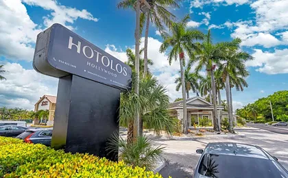 Hotolos Hollywood