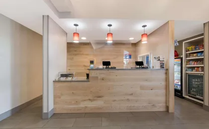 Country Inn & Suites by Radisson, Wichita East, Ks