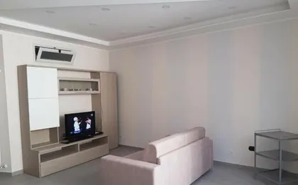 Street House