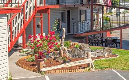 Riviera Inn