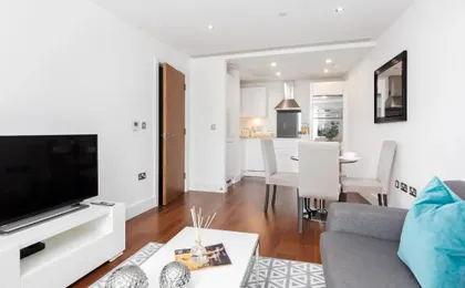 Lincoln Plaza Serviced Apartments by TheSqua.re
