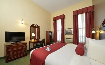 Best Western the Hotel Chequamegon