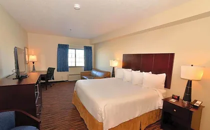 Cobblestone Inn & Suites - Holstein