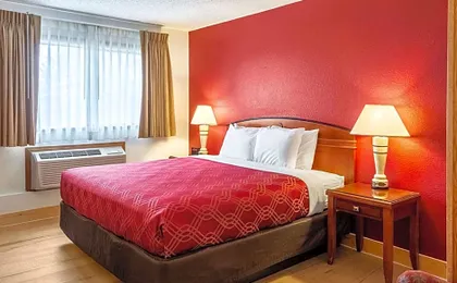 Econo Lodge Inn & Suites Madras