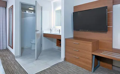 Holiday Inn Express Hotel & Suites Dallas Fort Worth Airport South By IHG